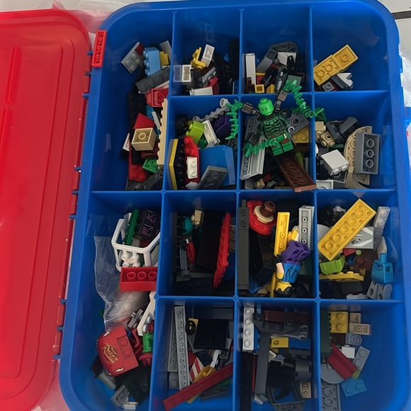 LEGOS!!!!!!!! - Picture 8 of 8